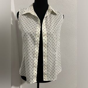 Chicos No Iron Blue & White Polka Dot Shirt Size 0 (US Size 4-6)